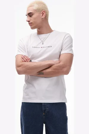 Tommy Hilfiger – T-Shirt in mit linearem Logo
