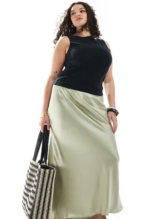 New Look New Look Curve – Satin-Midirock in Salbeigrün mit Schrägschnitt