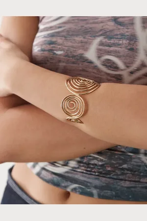 Reclaimed – Armreif mit Wirbel-Design in Gold