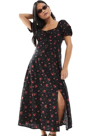 Miss Selfridge – Midaxi-Freizeitkleid aus gesponnenem Stoff in Schwarz mit Rosenmuster