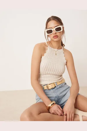 AWARE – Feinstrick-Tanktop in Cremeweiß mit Bogenkante