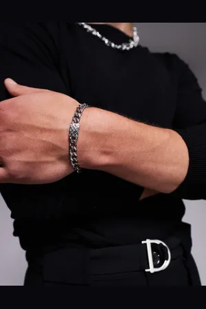 ASOS – Silberfarbenes Panzerkettenarmband aus wasserfestem Edelstahl mit Schmucksteinanhänger