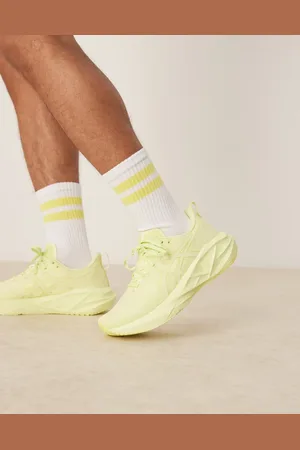 Asics – Novablast 5 Lite-Show – Lauf-Sneaker mit Lite-Show-Technologie in Huddle Yellow