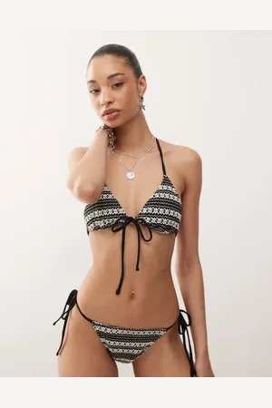 Reclaimed – Triangel-Bikinioberteil aus Häkelstoff in Schwarz und Weiß mit gebundener Vorderseite