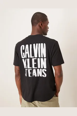 Calvin Klein – T-Shirt in mit Logoprint am Rücken