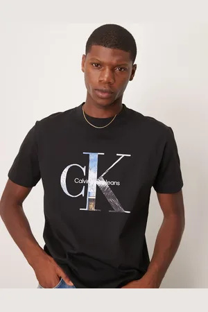 Calvin Klein – T-Shirt in mit großem Foto-Logo
