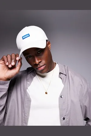 Hugo Blue – Kappe in Steinbeige mit mittigem Logo