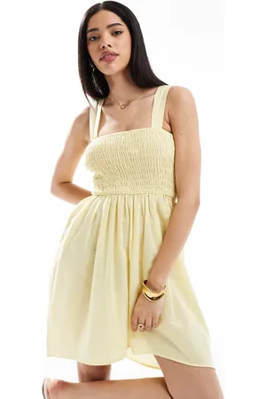 Esmée – Exclusive – Kurzes Strandkleid in mit gesmoktem Detail