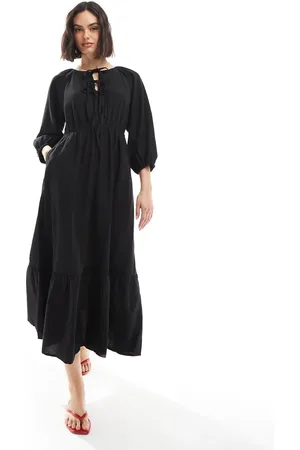 New Look – Vorne gebundenes, abgestuftes Midi-Hängerkleid in