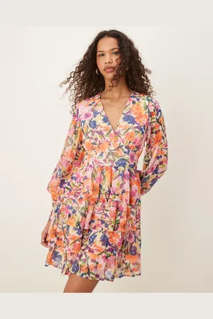 VILA – Gestuftes Minikleid mit buntem Blumenprint
