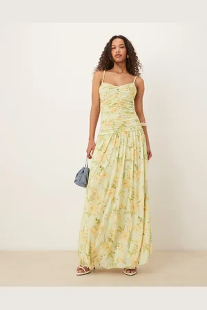 VILA – Gerafftes Mesh-Maxikleid in mit Blumenprint