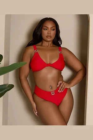 Moda Minx Curve x Bernadette Afia – Geraffte Bikinihose in mit Schmuckstein-Detail
