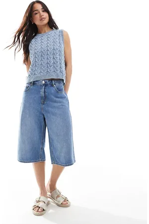 Stradivarius – Jeans-Jorts in mittelblauer Waschung