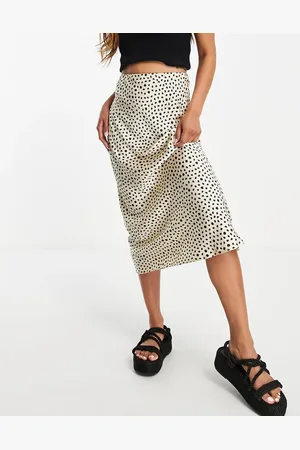 ASOS – Diagonal geschnittener Satin-Midirock mit Leopardenmuster