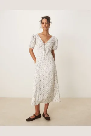 Glamorous – Maxikleid mit V-Ausschnitt, Bindedetail vorne und fliederfarbenen Blumen