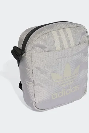 adidas – Kleine Umhängetasche in Grey Two/Schwarz