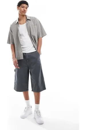 Bershka – Weite Worker-Jeans-Shorts in Anthrazit