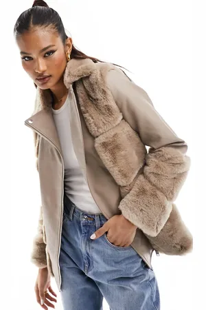 River Island – Bikerjacke in Beige mit Kunstfellbesatz