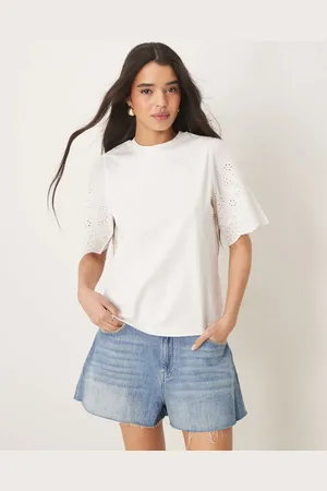 Y.A.S – T-Shirt in Lila mit Lochmuster-Ärmel