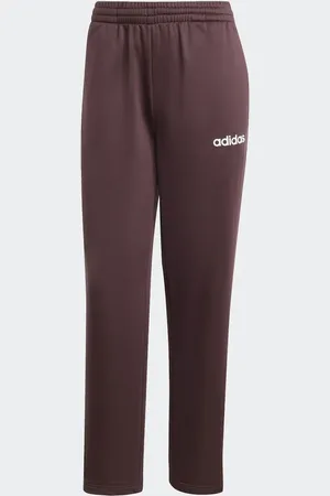 adidas Essentials – Trainingsanzug in Warm Clay mit linearem Detail