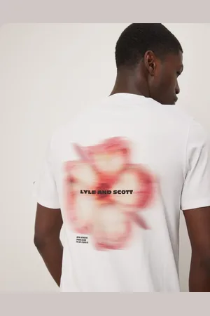Lyle & Scott – T-Shirt in mit dynamischem Blumenprint