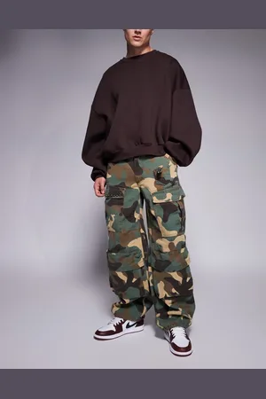 Liquor N Poker – Weite Cargohose mit mehrfarbigem Military-Muster