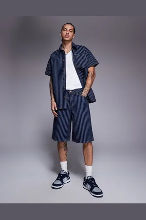 Liquor N Poker – Dunkle Denim-Jorts mit Nadelstreifen und Oversize-Schnitt