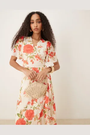 Y.A.S – Chiffon-Maxikleid in Creme mit Rosenmuster, Wickeldesign vorne und ausgestellten Ärmeln