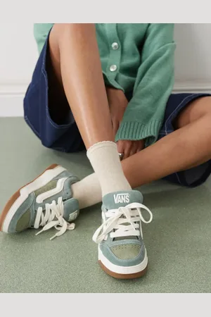 Vans – Hylane – Wildleder-Sneaker in zwei Grüntönen mit dicker Sohle