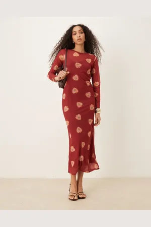 Never Fully Dressed – Langärmliges Netzstoff-Maxikleid in Burgunderrot mit Herzmuster
