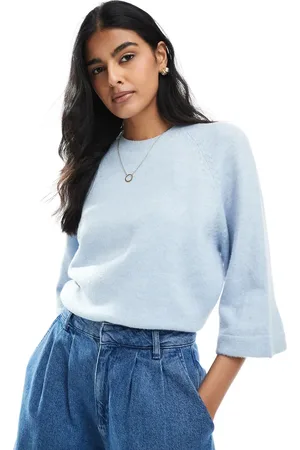 ONLY – Gestricktes Cropped-T-Shirt in Hellblau