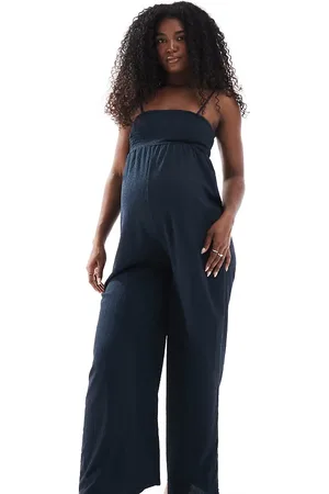 Mama;licious Mamalicious – Riemchen-Jumpsuit in mit weitem Bein