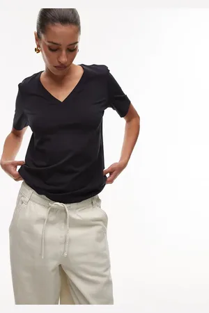 ARKET – T-Shirt aus Stretch-Jersey in Navy mit V-Ausschnitt