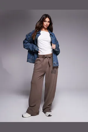 Good For Nothing – Lockere Jogginghose in Beige mit geradem Bein und Logo