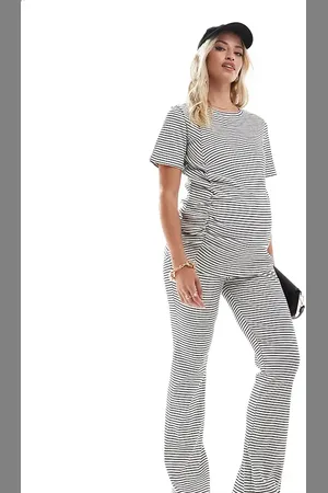 Mama;licious Mamalicious Maternity – Gerippte, gestreifte Schlaghose mit Überbauchbund und weitem Schnitt, Kombiteil
