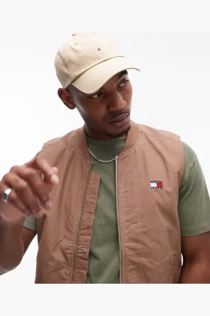 Tommy Hilfiger – Kappe in Beige mit linearem Logo