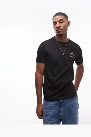 Tommy Hilfiger – T-Shirt in mit Stapel-Logo