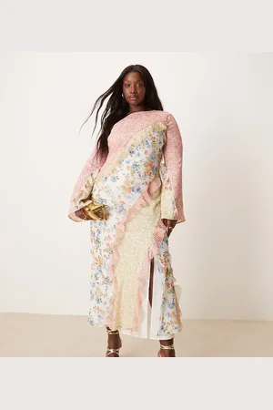 ASOS ASOS DESIGN Curve – Maxikleid mit gespleißtem Design, hübschem Blumenmuster, Rüschensaum und Ziernähten