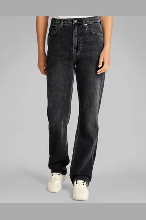 Calvin Klein – Straight Jeans in schwarzer Waschung mit hohem Bund