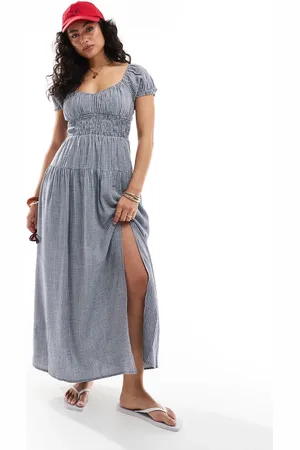 Hollister – Kurzärmliges Maxikleid in mit Picknickmuster, gesmokter Taille und Milchmädchen-Ausschnitt