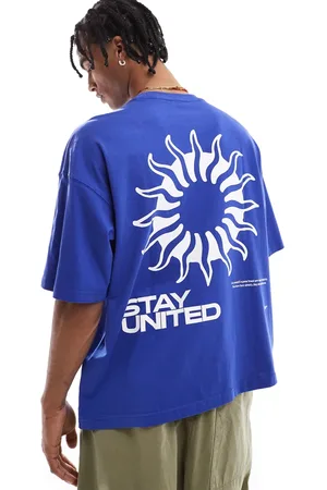 Pull&Bear – T-Shirt in Blau mit „Perceptions“-Grafik auf dem Rücken