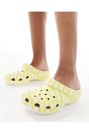 Crocs – Classic – Clogs in der Farbe Daylily mit Vichy-Karomuster