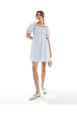 New Look – Gesmoktes Minikleid in mit Rüschen