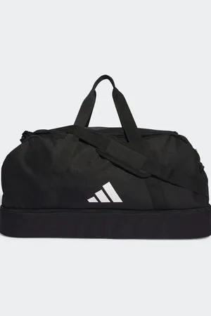 adidas – Tiro League – Große Beuteltasche in / Weiß