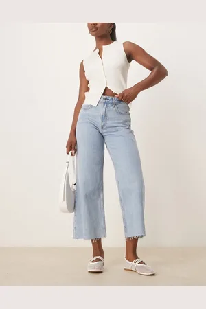 Abercrombie & Fitch – Verkürzte Jeans in mittelblauer Waschung mit weitem Bein und unversäubertem Saum