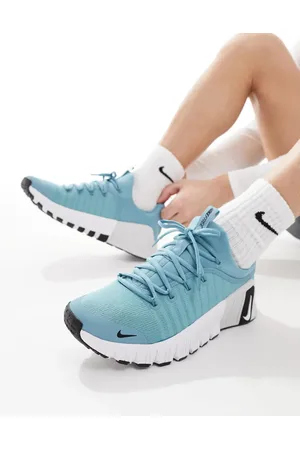 Nike – Free Metcon 6 – Sneaker in Hellblau