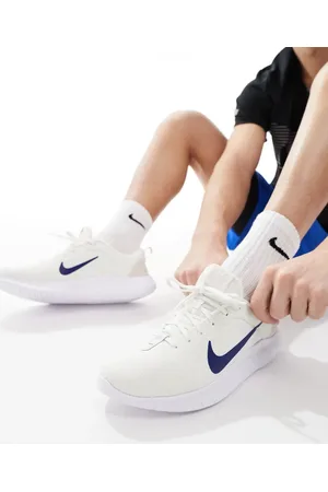 Nike – Flex Experience RN 12 – Sneaker in Wollweiß