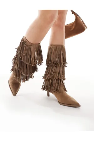 Bershka – Stiefel aus Wildleder in Hellbraun mit Absatz und Fransen