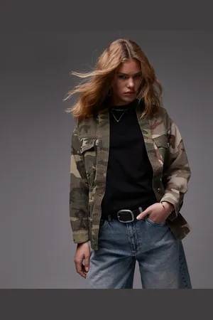 AllSaints – Amelia – Jacke in mit Military-Muster