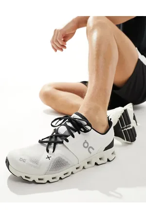 On Running ON – Cloud X 3 – Lauf-Sneaker in Elfenbein und